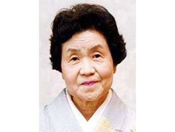 囲碁：現役最年長棋士・96歳杉内寿子八段がまた勝利…76歳年下を撃破