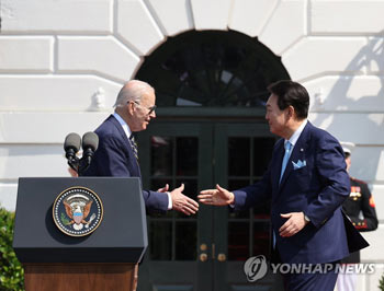 韓米がサイバー空間に同盟拡大へ　首脳会談で合意