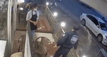 カフェで喫煙を制止された男性客2人、テーブルにコーヒーをぶちまけて「ちゃんと片付けろよ」　／仁川