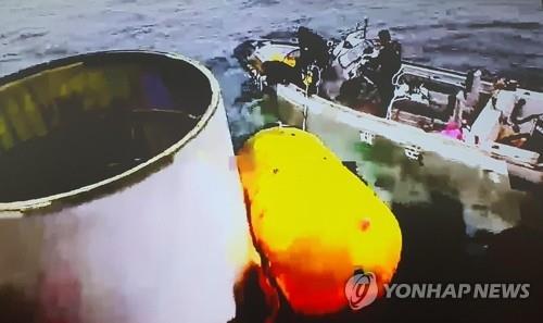 北朝鮮発射体の残骸　長さ１５メートル＝韓国軍が引き揚げ中