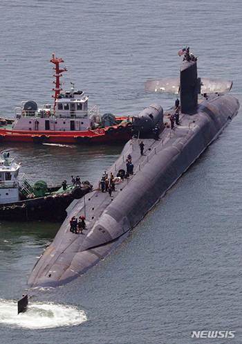 米海軍の原子力潜水艦「ミシガン」が釜山入港-Chosun Online 朝鮮日報