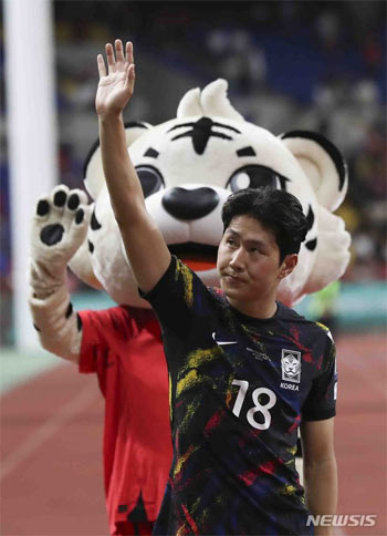 エムバペが李康仁をバカにした日本人記者に反論？　再生回数1100万回超のフェイク動画