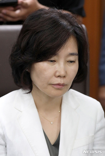 【写真】大韓老人会長を謝罪訪問、猛抗議に涙ぐむ共に民主・金恩京革新委員長