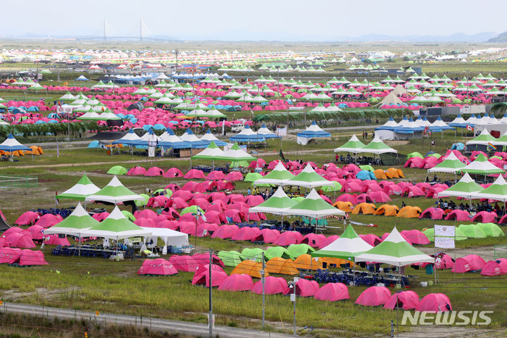 営外活動中…閑散としたジャンボリー宿営地 =扶安郡セマングムChosun online 朝鮮日報