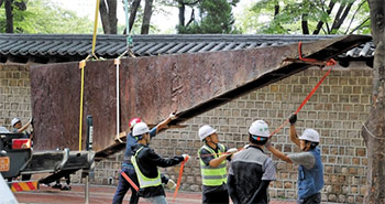 ソウル市、強制わいせつで有罪「民衆美術家」の作品撤去に着手