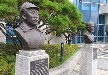 洪範図将軍の胸像、韓国陸軍士官学校外に移転へ
