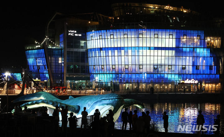 ソウルの夜空を彩るドローン