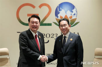 韓日首脳が会談、尹大統領「韓日中首脳会談に向けたプロセスを進める」…岸田首相も支持