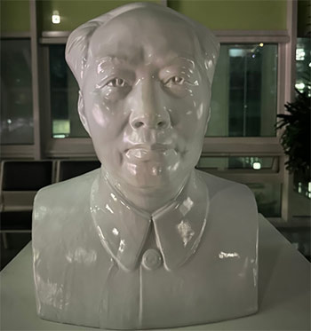 韓国国会議員会館に戦争犯罪者・毛沢東の胸像…台座の銘板には「救世主」