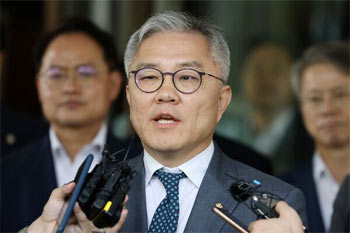 ▲チョ・グク元法務部長官の息子に虚偽でインターン証明書を発給したとして起訴された共に民主党の崔康旭議員は大法院判決で失職した／NEWSIS