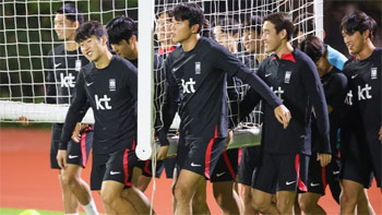 サッカー：韓国、今日「運命のライバル」日本と決勝…最近の対戦成績は劣勢