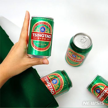 近くにトイレがあるのになぜ？　中国公安、青島「小便ビール」放尿男と撮影者を拘束