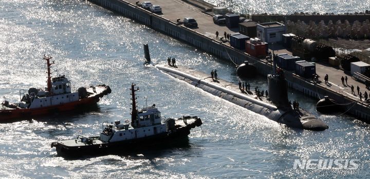 米海軍　原子力潜水艦　ミズーリ　と　マイケル•モンスーア　チャレンジ 米海軍 原子力潜水艦 ミズーリ と マイケル•モンスーア チャレンジコイン