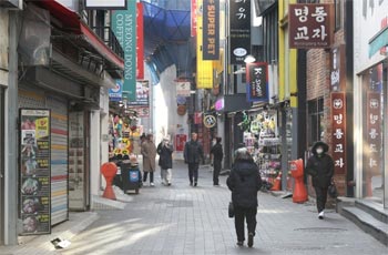 ▲閑散としたソウルの繁華街・明洞／ニュース1
