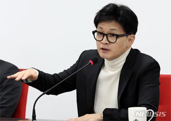 韓国与党トップ「事前投票用紙も法律通りに管理官が押印すべき」　選管「問題ない」