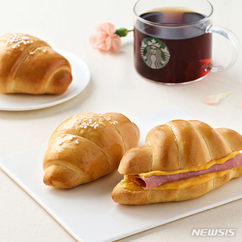 「コーヒーでもないのに…」　韓国スタバで一週間に25万個売れた塩パン