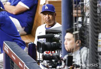 ▲写真＝ロサンゼルス・ドジャースのデーブ・ロバーツ監督／NEWSIS