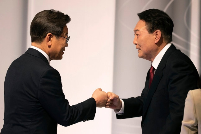 尹大統領と共に民主・李在明代表が初の対面会談へ、協力はもはや不可避だ【4月20日付社説】