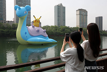 ピカチュウ＆ラプラスの大型アドバルーンが設置された石村湖-Chosun