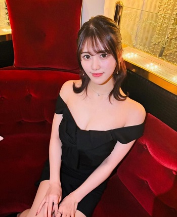▲「元K-POPアイドル」と紹介されている日本のあるキャバクラ嬢。写真＝インスタグラムより