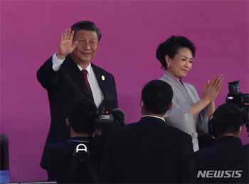 「習近平を罷免しよう」　中国湖南省の街中に横断幕設置、SNS投稿が話題に