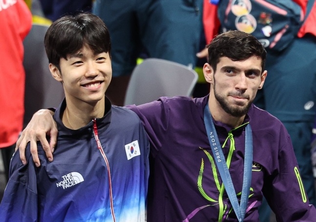 テコンドー男子58キロ級決勝　背を向けた相手を蹴ったパク・テジュン炎上