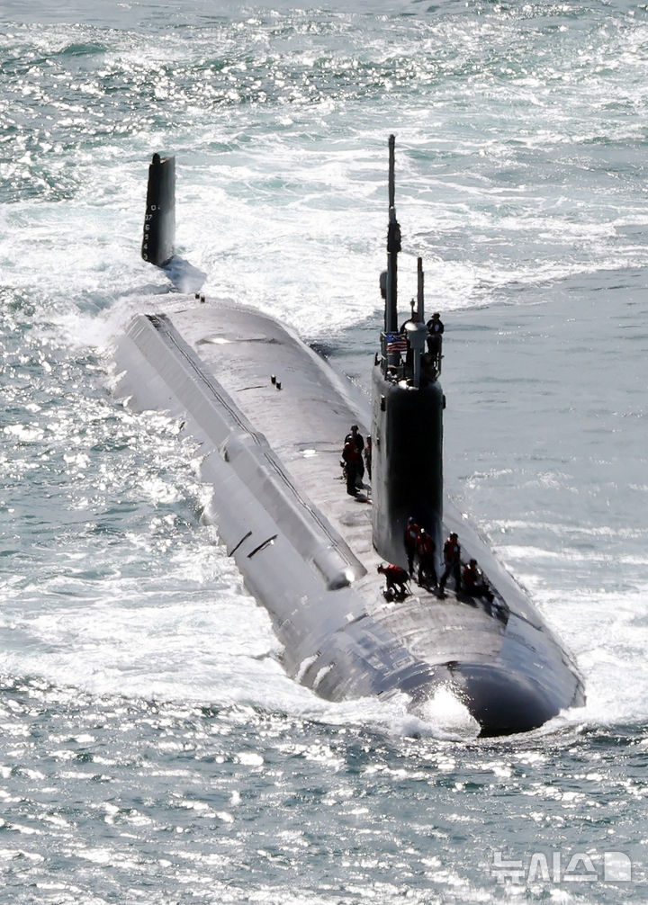 米原子力潜水艦「バーモント」、韓国に初寄港-Chosun online 朝鮮日報