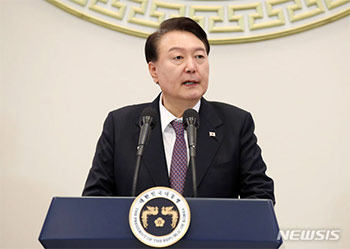 尹大統領夫妻と親交を誇示…党公認巡り複数の候補者から違法政治資金受け取ったチョン・ソンべ氏逮捕【独自】