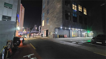 ▲韓国最大野党・共に民主党の張京泰（チャン・ギョンテ）議員が「金建希（キム・ゴンヒ）夫人が12月3日に訪れた」と主張する整形外科が入っているビル＝ソウル市江南区新沙洞＝。写真＝オ・ギヨン記者