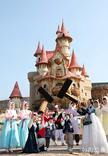 ロッテワールド釜山の「旧正月連休民俗ノリ広場」