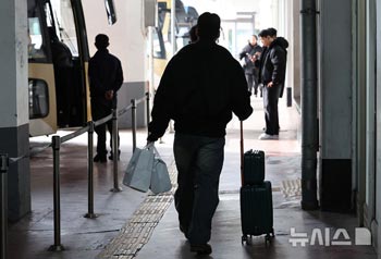 「はやる気持ちで故郷へ」　／ソウル