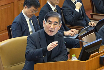 ▲金竜顕（キム・ヨンヒョン）前国防長官。写真提供＝憲法裁判所