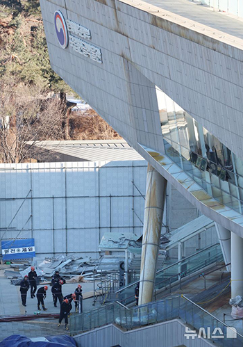 韓国国立ハングル博物館火災で現場検証　／ソウル