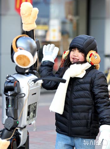 ロボットにもイヤーマフ