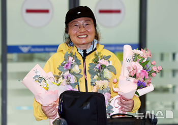 南極大陸単独スキー横断に成功したキム・ヨンミ隊長が帰国