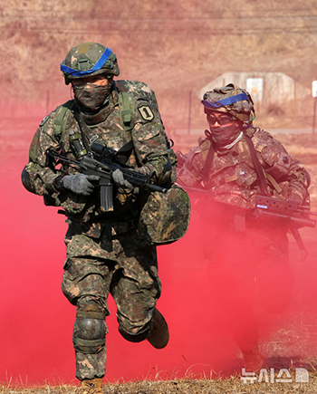 写真＝写真共同取材団