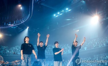 所属事務所提供