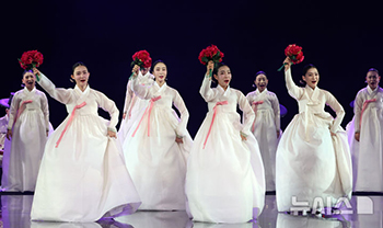 国立国楽院民俗楽団の定期公演「また懐かしむ歌」