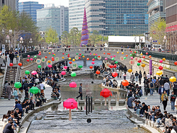 平年の気温を取り戻したソウル、春の気運あふれる清渓川