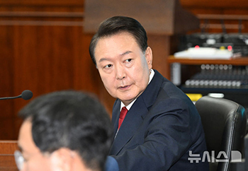 写真＝共同取材団