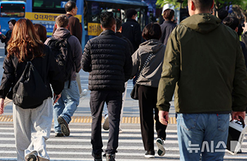 肌寒い朝　ダウンジャケット再登場　／ソウル