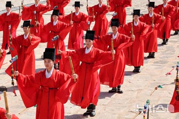 ▲写真＝共同取材団