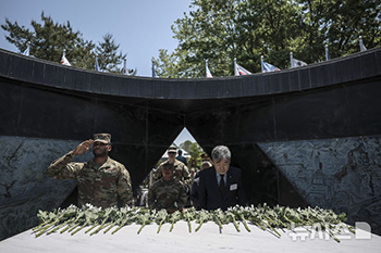 韓米共同顕忠日追悼行事