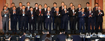 一堂に会した韓日の経済人