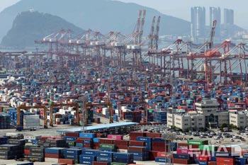韓国、トランプ関税の影響で4カ月ぶりの輸出マイナス