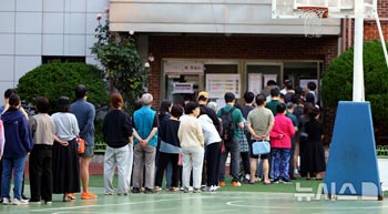 第21代韓国大統領選挙、投票するための長い列