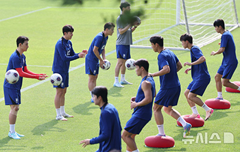 クウェート戦を前に練習するサッカー韓国代表チーム　／京畿道