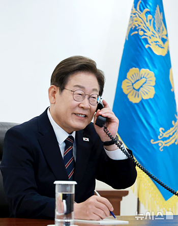 石破茂首相と電話会談を行う李在明大統領