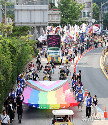 「私たちは決して止まらない」第26回ソウル・クィア・パレード開催