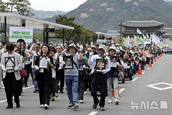 民族民主烈士・犠牲者汎国民追慕祭　／ソウル
